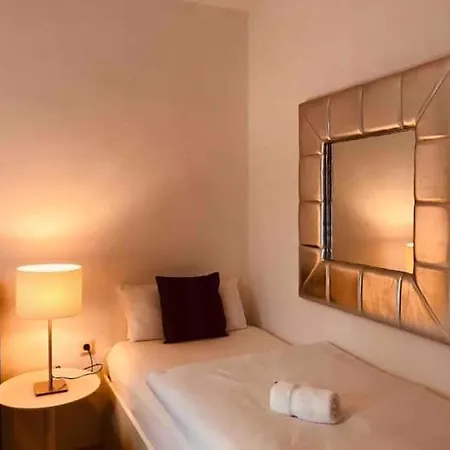 Schoene Grosse 2 Schlafzimmer Bis 6 Pax Naehe Stadion Signal Iduna Apartment Dortmund